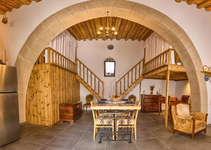 Stone Arch * Μάλονα Village