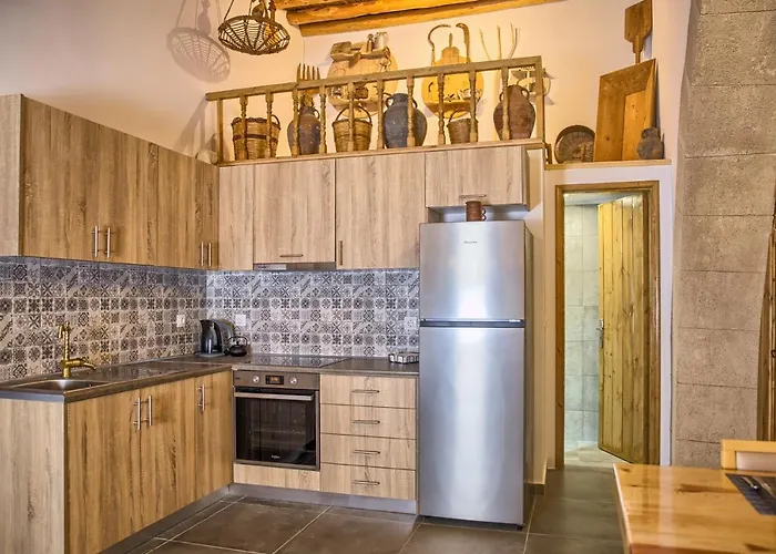 Stone Arch Μάλονα Village