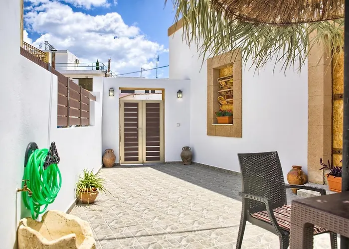 Stone Arch Μάλονα Village